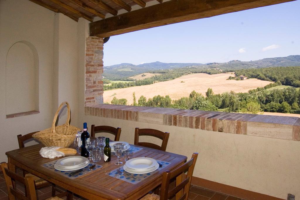 Aparthotel Castello Di Montalto Castelnuovo Berardenga Habitación foto